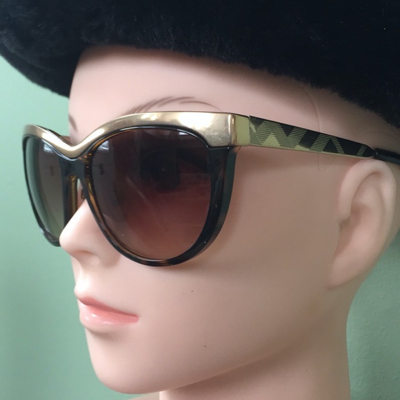 Burberry Sunglasses - Picture 3 of 8